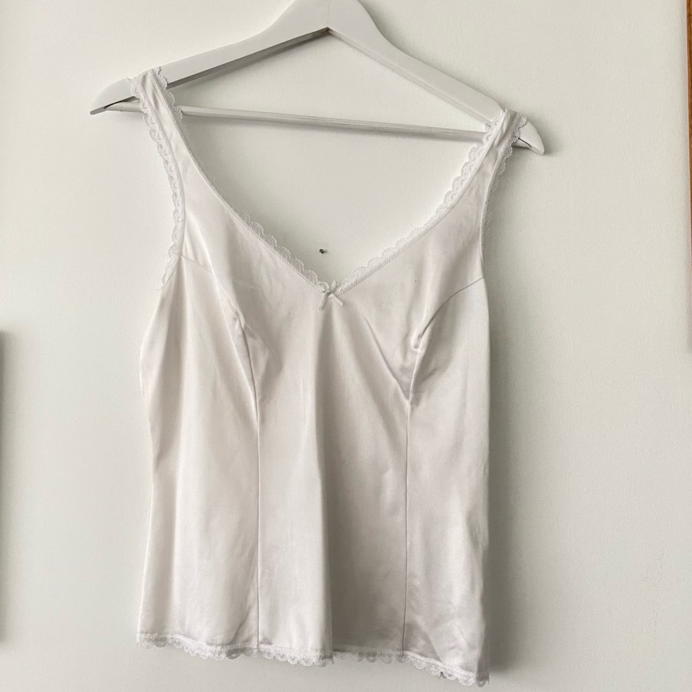 Vintage white silky lace trim tank top - Picture 2 of 7